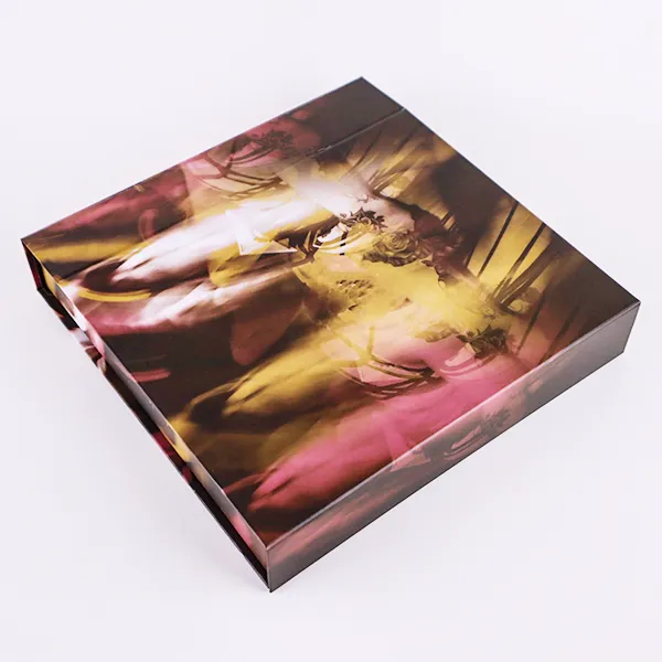 Κουτιά δώρου ενδυμάτων